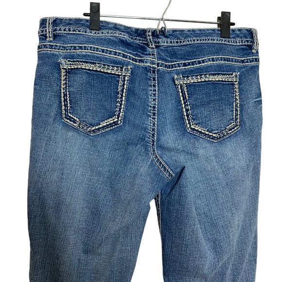 Maurices Distressed Jeans Embordered Denim Pants Woman's Size 13/14 Short - Picture 6 of 8